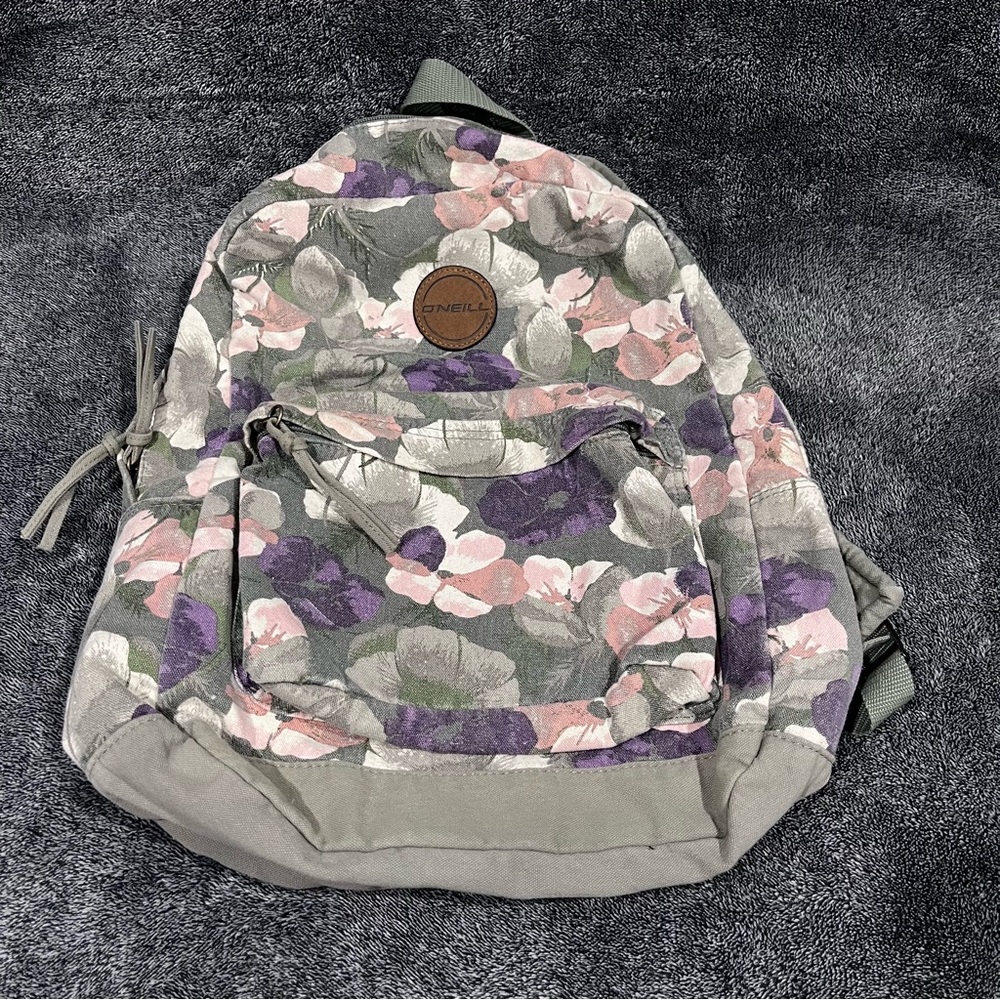 O'Neill Juniors' Oceanside Backpack in a floral print New